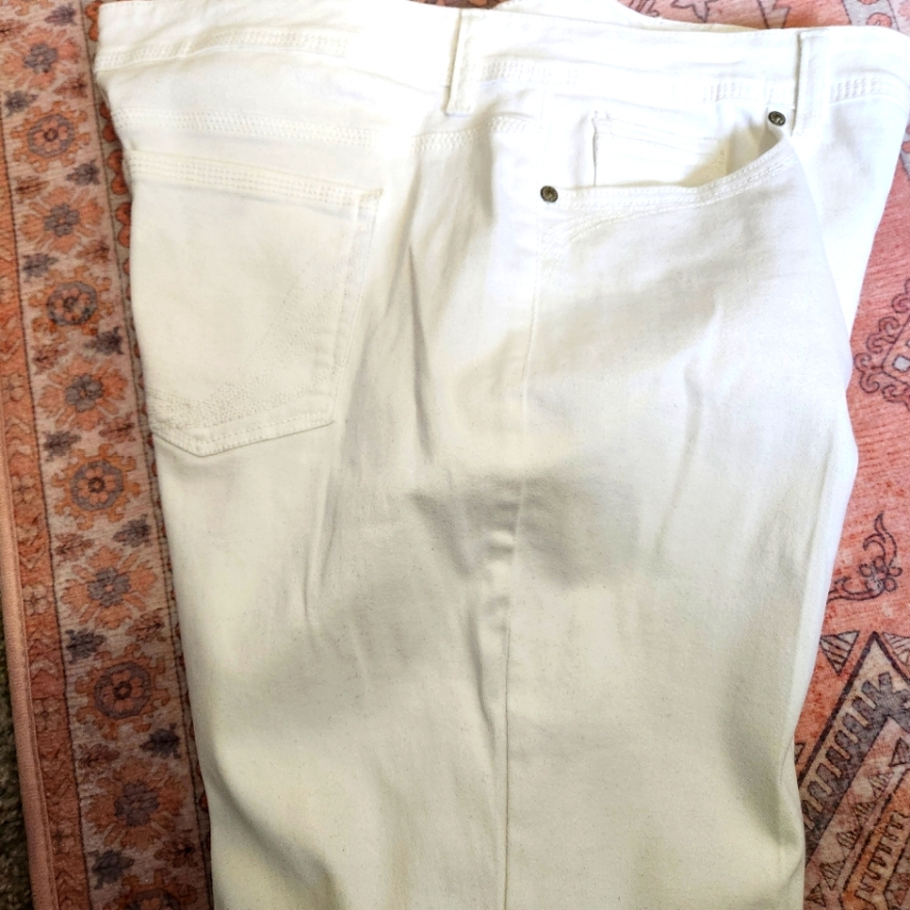 Style & Co White Jean's